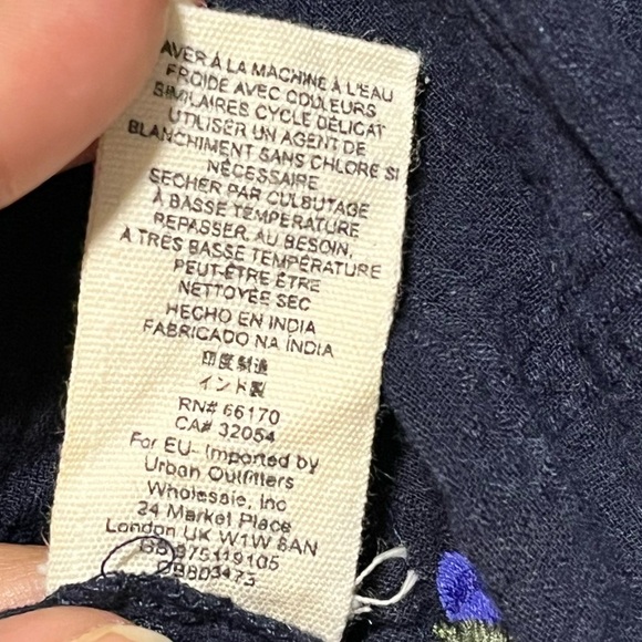 Free People XS Navy Blue Embroidered Wrap Blouse – Cotton, Boho Floral Tie Front - Picture 8 of 13